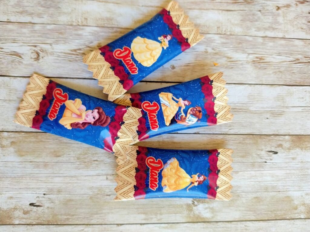 02-A-Bela-e-a-Fera-scaled-1.jpg Balinhas A Bela e a Fera - Imagem 1