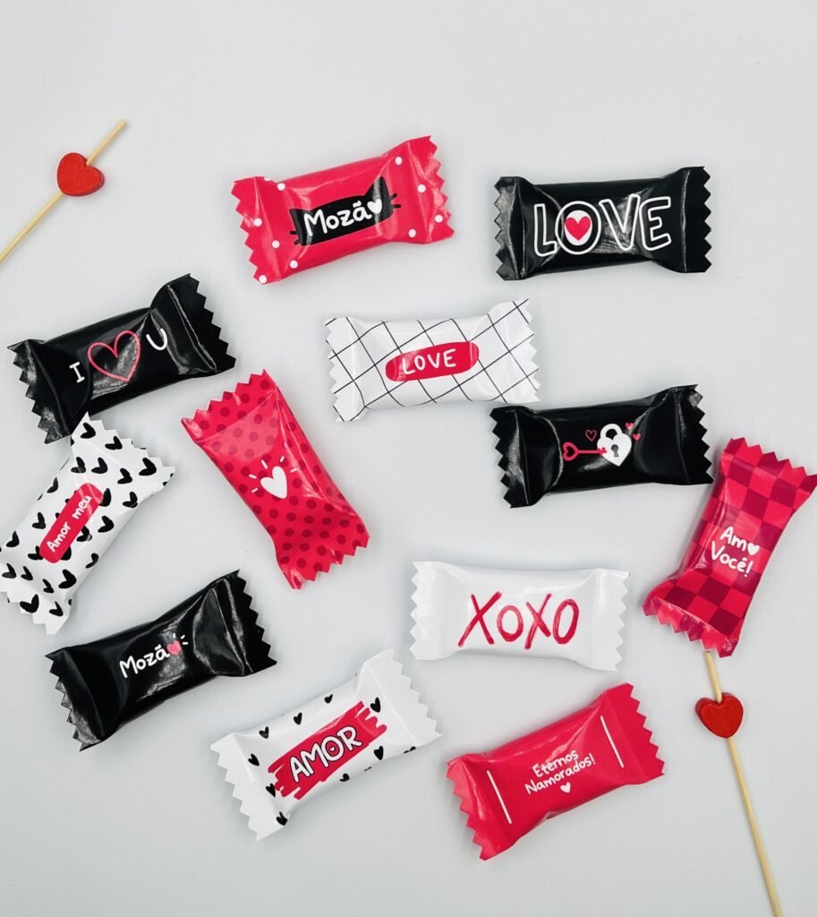 12-Minimalistas-Namorados-2022-scaled-1.jpg Balinhas Minimalista Namorados - Imagem 1