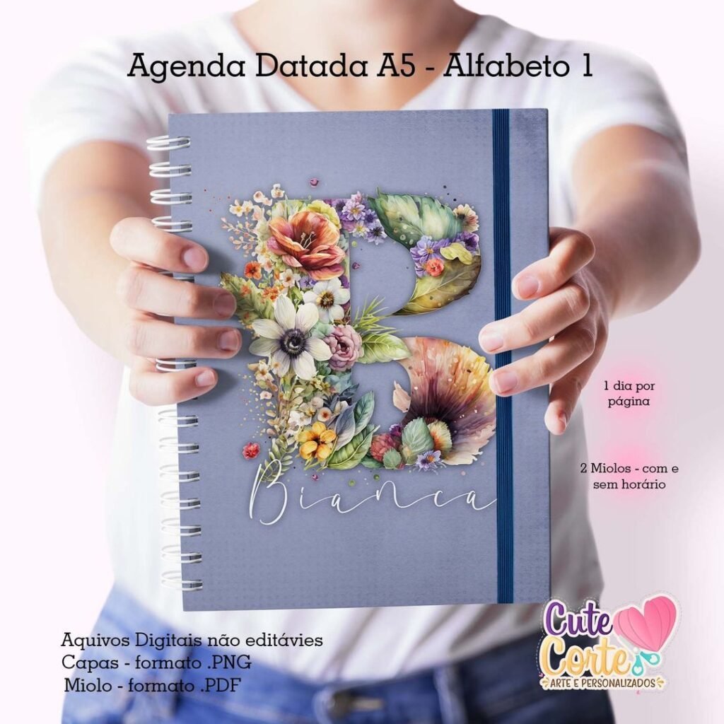 353773409_222399500644489_909536749618086122_n-scaled-1.jpg Agenda A5 2024 – 1 DPP – ALFABETO COMPLETO N.1 (2 miolos / 26 capas) - Cute Corte - Imagem 2
