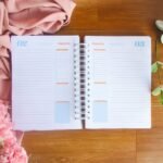 Combo Col. Caramelo – Agendas DATADAS 2024 A5 | 30 miolos + Capas (Amarantto) - Imagem 16