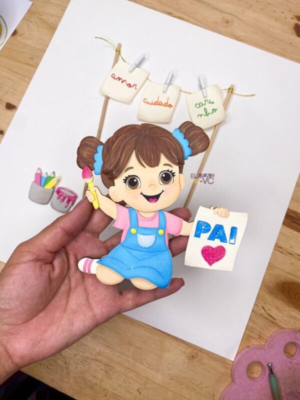Menina Pintando - Topo de Bolo - Imagem 1