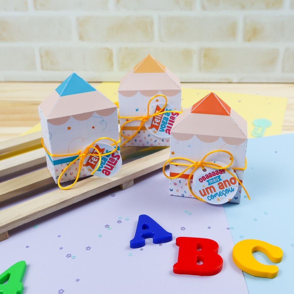 Mimo-Volta-as-Aulas-Chuvinha-de-Papel-6.jpg Mimos Escolares | Laços | Maleta - Imagem 11