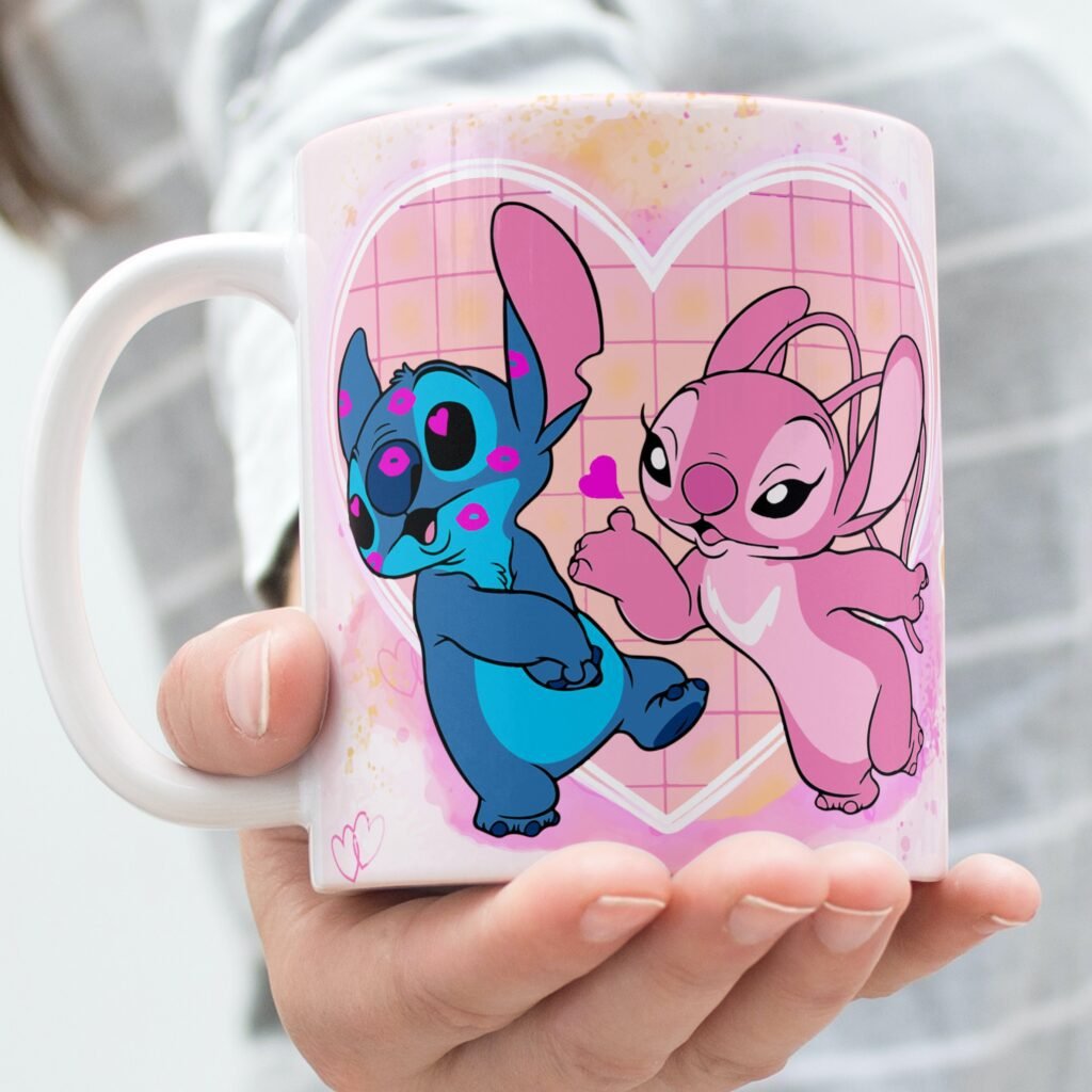 Stitch-e-Angel-Canecas-11-scaled Kit Artes Canecas - Stitch in Love - Imagem 1