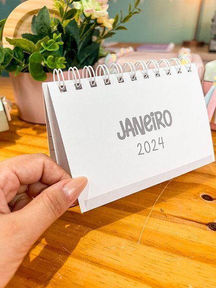 f3a877_421ac280a7524c73ae4aa136eb3850f2mv2-1.jpg Calendários Neutros 2024 (Estúdio G19) - Imagem 6