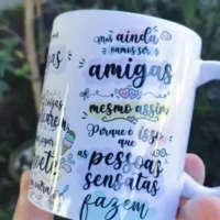 Arte para Canecas Amigas Mesmo Assim